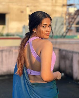 Kaavya Arivumani Instagram - Okay but saree💜

@keziah_costume_stylist 
@hafsaaddotcom 
@beufashions 

#kaavya#kaavyaarivumani