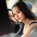 Kaavya Arivumani Instagram – Sing with me Adadaaaaaa 🙈🖤

@dhanush__photography 
@jeevya_makeoverartistry 

#kaavya#kaavyaarivumani #instagram