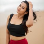 Kaavya Arivumani Instagram – I’m fireproof ., there’s nothing u can do .,
Just run away., coz I’m here to stay !🌠

@dhanush__photography 
@jee_makeupartistry 

.

#kaavya#kaavyaarivumani #cinema#instagram#instagood #instadailyphoto #tamilsongs