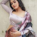 Kaavya Arivumani Instagram - Be all that you can be ❤️🦋 Costumes - @kaarigai.sarees Photographer - @camerasenthil Makeup - @jeevya_makeoverartistry Hair - @purpleplusnagu Shoot Organized by @rrajeshananda #kaavya#kaavyaarivumani