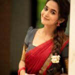 Kaavya Arivumani Instagram – இனிய இனியா..♥️

@ivalinmabia 
@camerasenthil 
@priya_dharshini_makeupartist 
@mani_stylist_ 
@rrajeshananda 

#kaavya#kaavyaarivumani 

#pastels#chennai #tamilponnu #tamil #traditional #success #tamilcinema #chennaidiaries