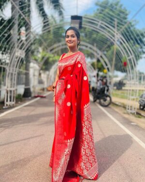 Kaavya Arivumani Instagram - Wedding scenes❤️
.
Saree:@house_of_swaroopa 
Jewel :@womensuniquecollection 
Blouse :@d3boutiquee 
.

#kaavya#kaavyaarivumani