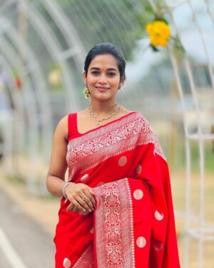 Kaavya Arivumani Instagram - Wedding scenes❤️
.
Saree:@house_of_swaroopa 
Jewel :@womensuniquecollection 
Blouse :@d3boutiquee 
.

#kaavya#kaavyaarivumani