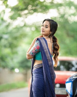 Kaavya Arivumani Instagram - நீ நிஜம் தானா இல்லை நிழல் தானா
பதில் கேட்கிறேன் கிடைக்காதா?🫶🏻
Cute silver earring :@dasya.in 
@dhanush__photography 
@jeevya_makeoverartistry 
@ever_green_fashion 
.

#kaavya#kaavyaarivumani