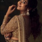 Kaavya Arivumani Instagram - Dipping In Gold ✨ .. .. Recent work for @studio149 with @kaavyaarivumanioffl ✨ .. .. Co Styled by @indu_ig ✨ .. .. Makeup & Hair @chisellemakeupandhair ✨ .. .. Jewellery @mspinkpantherjewel ✨ .. .. Backdrops from @mizubackdrops ✨ .. .. #chennaifashion #chennaimodel #she #tribal #experimentalfashion #pastels #tones #gameoftones #prashunprashanthsridhar #gold #miral #raw #prashunprashanth #chennaifashionphotographer #goldsaree #goldlehanga #chennaifashionphotography #chennaicommercialphotographer Chennai, India