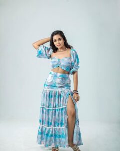 Kaavya Arivumani Instagram - Letting the blue fire burn🔹🌀🐬 @dhanush__photography @kalaiartistry @shri_she @vybn_studio #kaavya#kaavyaarivumani
