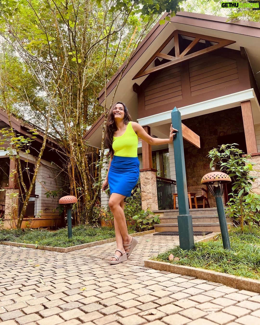 Kaavya Arivumani Instagram - Sunshine and good times β¨.,staycation vibes ππ @morickapresort Thankyou for having me ππ»π Authentic aura and the natural bliss here is just wow βΊοΈ #kaavya#kaavyaarivumani #staycation#trip#vacation #wayanad #wayanaddiaries Morickap Resort