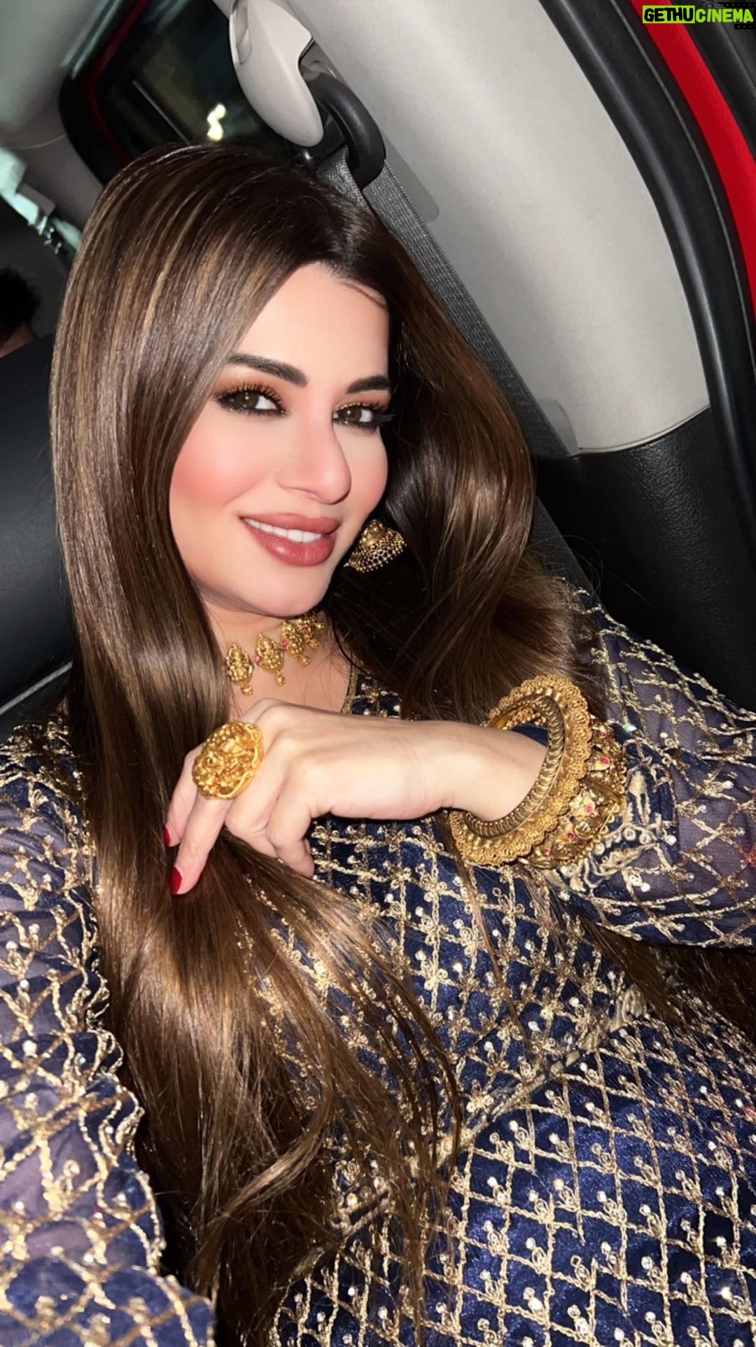 Kainaat Arora Instagram - Chhattisgarh Series … . . . . #Dandiya2023 #raasdandiya with #PrinceBhatia & #Family #kainaatarora #kainnataroraa #navratri2023 #workseries #chhattisgarh 💕