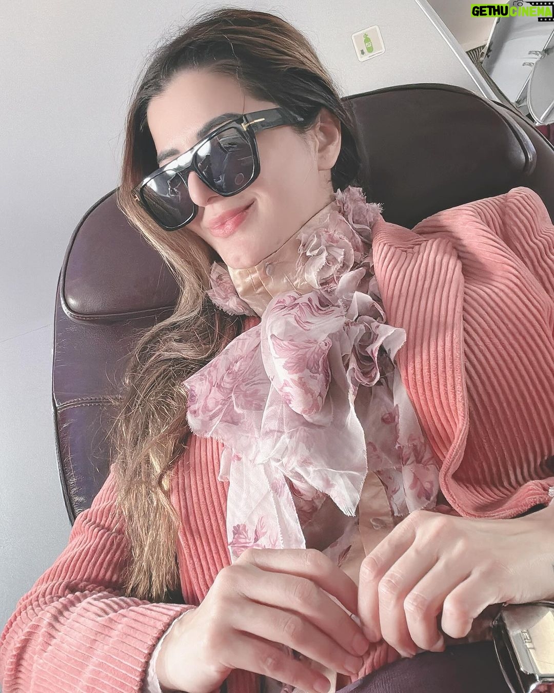 Kainaat Arora Instagram - Classy & Fabulous .. “ COCO CHANEL . . . #kainaatarora Talent manager : #PriyankShah 📷: @business.manager_kainaat Terminal 2 Chatrapati Shivaji Terminal Mumbai