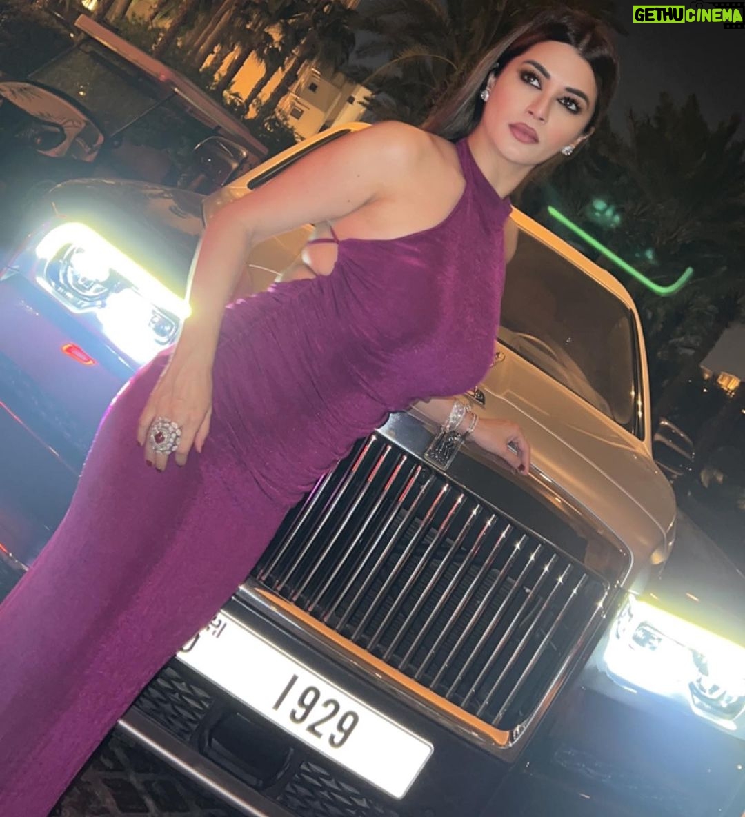 Kainaat Arora Instagram - Last night Saturday scenes .. . . . @luxclubdubai #CelebrityVisit #Saturdays #CelebrityAppearance #WorkingWeekends #Travelstories #dxb #otn #otd #Goodtimes #kainaatarora #kainnataroraa #guestappearance #travelgram