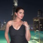 Kainaat Arora Instagram – Looking at the brighter side ..
.
.
.
.
.
#kainnataroraa #kainaatarora #travelscenes #celavi #evenings #addressskyview #kainaataroraupdates 🇦🇪 CÉ LA VI Dubai