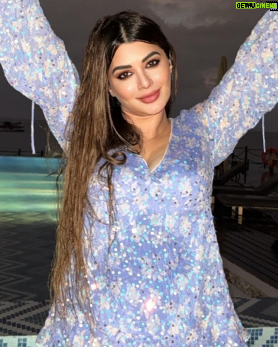 Kainaat Arora Instagram - Where The Night Is Dark & The Moon is The Only Light β¦ πππ . . . . . . #kainaatarora π·: @business.manager_kainaat @jwmmaldives π #kainaat_arora #kainaataroraofficial #kainaatarorafanclub #kainnataroraa #kainaataroraupdates #ootn #beachdays JW Marriott Maldives Resort & Spa