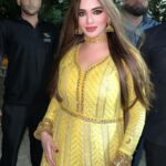 Kainaat Arora Instagram - Kainaat Arora live #Jamnagar . Last night scenes … . Thank you #gujrat #jamnagar for Being So loving always .. indebted for life .. . . Talent manager : #priyankShah @business.manager_kainaat . #kainnataroraa #kainaatarora #kainaataroraupdates #workstories #workscenes #dandiya #byebyenavratri2023 #byebyenavratri #kainaataroralive #kainaatarorafans