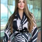 Kainaat Arora Instagram - Mumbai ✈️ #jamnagar .. #ByeByeNavratri2023 #Dandiya #Tonight 💫💫💫 Wearing myself .. . . . . . Business head : ( #PriyankShah : @business.manager_kainaat . #WorkTravel #WorkScenes #AirportVibes #Kainaatarora #kainnataroraa #workhaholic #Byebyenavratri #byebyenavratri2023 #gujrat #Appearance #event #globetrotter