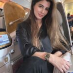 Kainaat Arora Instagram – Another day Another ✈️ ✈️✈️
.
.
.
#kainnataroraa #kainaatarora #flyingtime #travelscenes #goodtimes Emirates A380 Business class