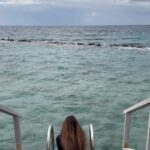 Kainaat Arora Instagram - Little Daisy, don’t be shy Nobody changes, they just lie 🤩🤩🤩 Take your own fate by the hand It’s time to conquer your own land 🎵🎵🎵 . . . #Maldives #OceanScenes #MeTime #Holidays #Kainnataroraa #kainaatarora #Travelwithkainaat 🌊 🐟 🏝️ Maldives island