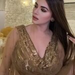 Kainaat Arora Instagram – Hopelessly.. Passionately.. loving Being Me .. 💓
.
. 
.
.
📷 : @business.manager_kainaat 
Talent manager : #Priyankshah 
Designer #bharatandreshma @bharat_reshma 
#workscenes #appearance #kainaatarora