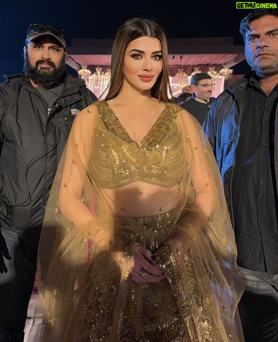 Kainaat Arora Instagram - Congratulations Nikita & Devyash & Maheshwari Family . š: @bharat_reshma Hair : @sizzlinscizzors MUA : #Self š· : @business.manager_kainaat Place : @lohagarhfort.resort Talent Manager : #PriyankShah #kainaatarora #kainaataroraupdates #Appearance #DestinationWedding #Jaipur #PinkCity #JaipurScenes #WorkStories #WorkScenes #Celebrityguest #kainaat_arora Lohagarh Fort Resort