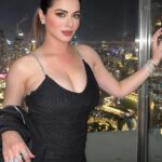 Kainaat Arora Instagram – Never “ LOVE “ BE THE “ Love” ..
.
.
.
#kainaatarora Address Sky View