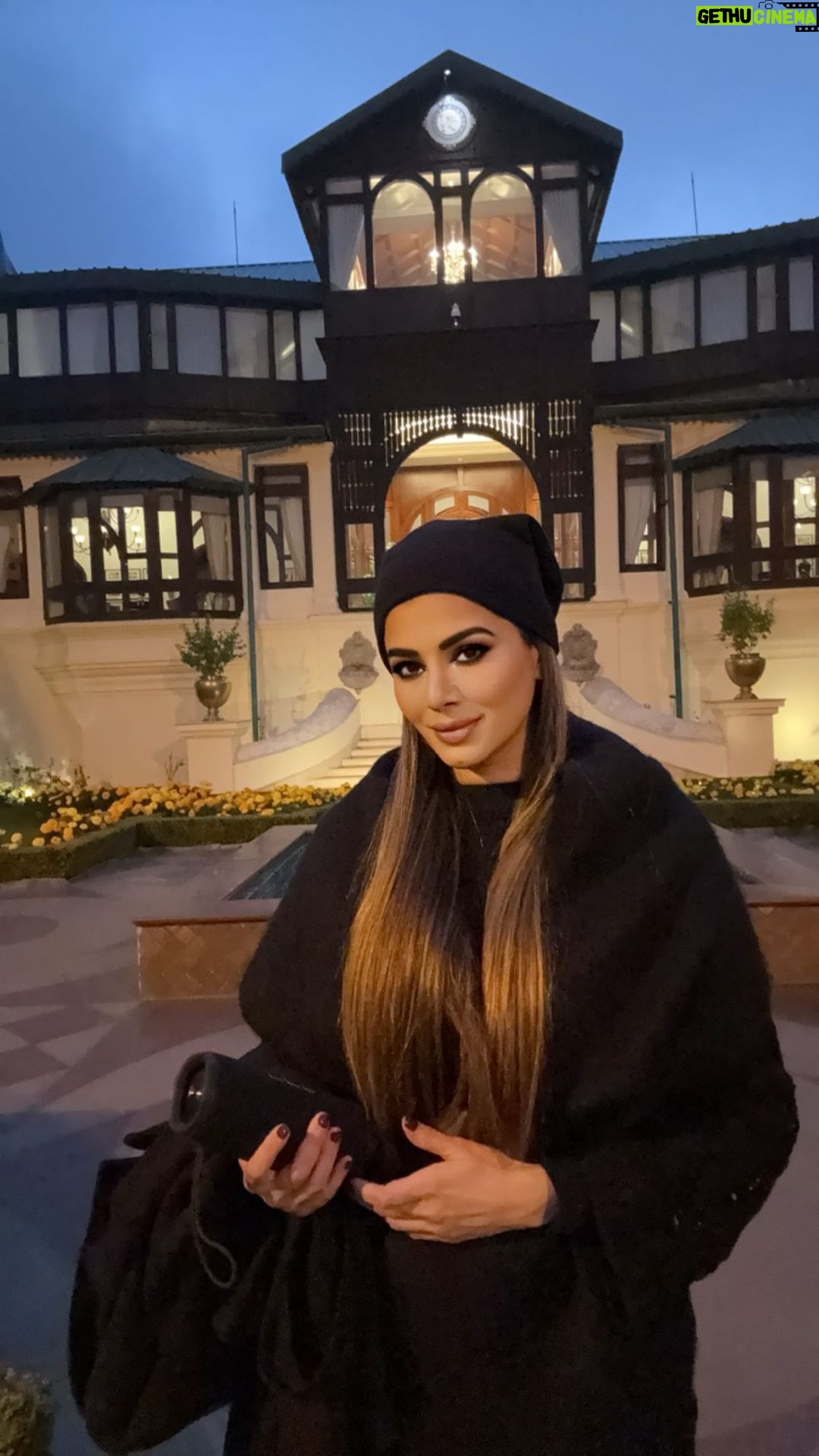 Kainaat Arora Instagram - Pehley bhi mai tumsey mili hu ❤️🔥 . . . . . . #kainnataroraa #kainaataroraofficial #kainaataroraupdates #travelwithkainaat #travelScenes #GlobeTrotter #Memories #WinterBaby #DecemberBaby #sceniclocations #Greenlife #naturelovers #naturelover #naturegram #MountainGirl #PahariGirl #ThatGirlFromTheMountains⛰️⛰️⛰️ 📷: @business.manager_kainaat Somewhere In the World