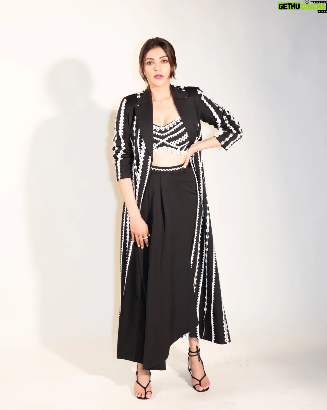 Kajal Aggarwal Instagram - Serving drama ✨️🖤 Outfit - @vidhiwdhwani_label Earrings - @minerali_store Rings - @karishma.joolry @dipublicrelations Styling - @archamehta Shoes - @monrowshoes @id8mediasolutions Makeup - @vishalcharanmakeuphair Hair - @divya.naik25 Photographer - @kannasrihari Styling Team - @rashmi_angara @niha__varma