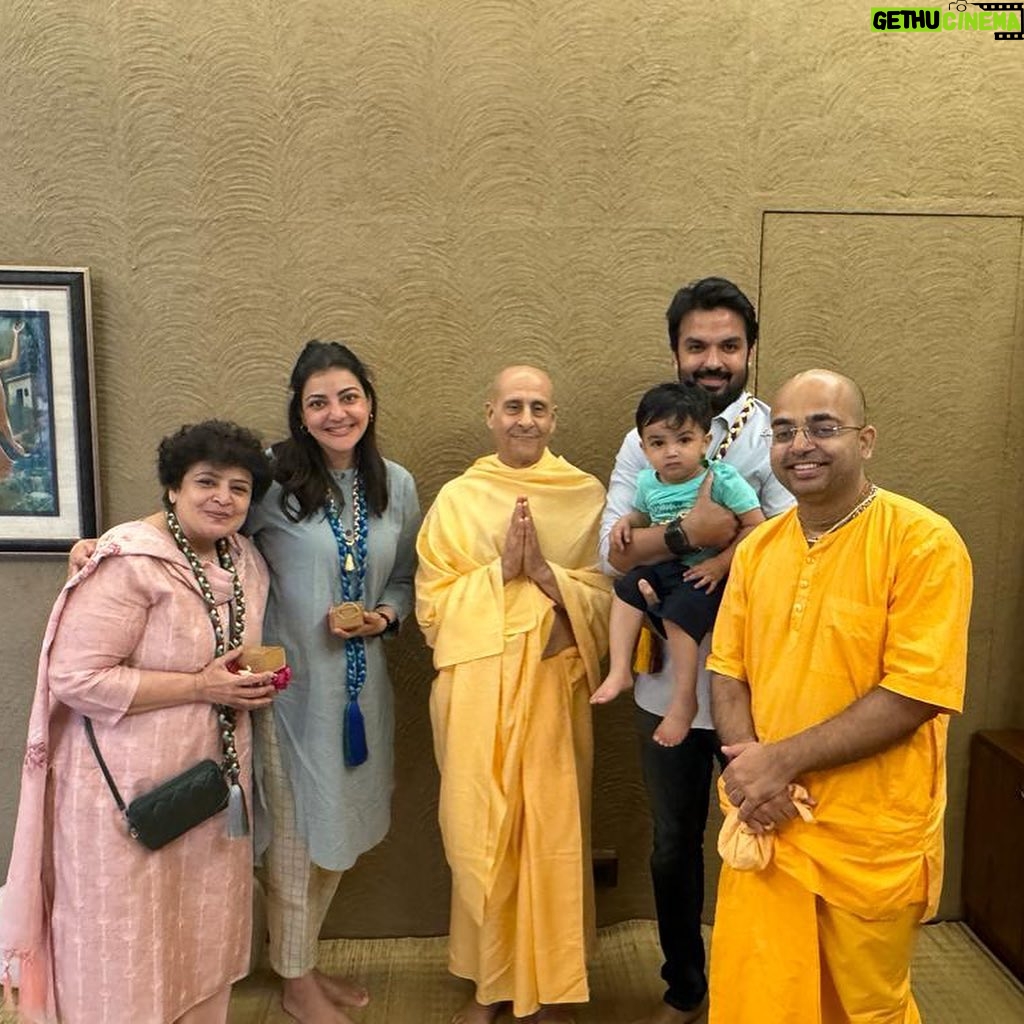 Kajal Aggarwal Instagram - Couldn’t be more grateful for this experience 😍 thank you @nityanand_charan_das Prabhuji for facilitating our lovely, long and intense conversation with Maharaj @radhanathswami ji ♥️ what a meaningful countdown to end the year ! #grateful #spiritualnourishment