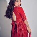 Kajal Aggarwal Instagram – 🌶️ Styling – @archamehta
Outfit – @monikanidhii
Jewellery – @mortantra @spiffypublicrelations
Styling Team – @rashmi_angara
Makeup – @vishalcharanmakeuphair 
Hair – @divya.naik25
Photographer – @arifminhaz