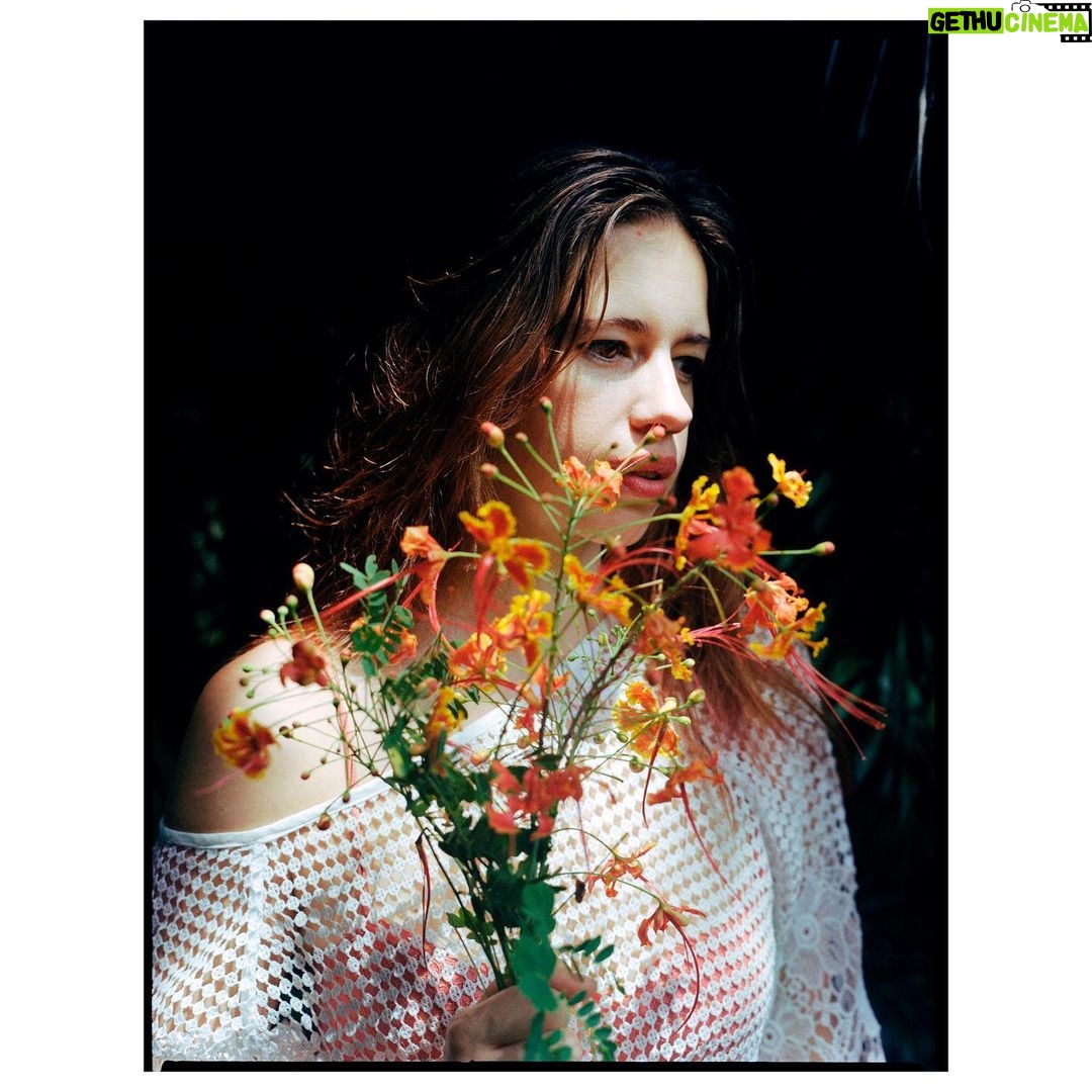 Kalki Koechlin - 34.4K Likes - The garden series:
Photography @yashyeri
Assitant @thatkindofboy
#artforartssake
#loveinthetimeofmadness
#nodigitalmanipulation