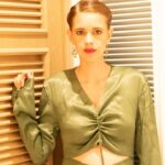 Kalki Koechlin Instagram – A long day but a good day.

@rainbowlitfest 
Queer book recco: Less by Andrew Sean Greer
Queer watch recco: Rainbow Rishta (Daniella stole my ❤️)

Dress @summersomewhereshop 
Thanks @elevate_promotions 
Fashion photos @saurabhbasu