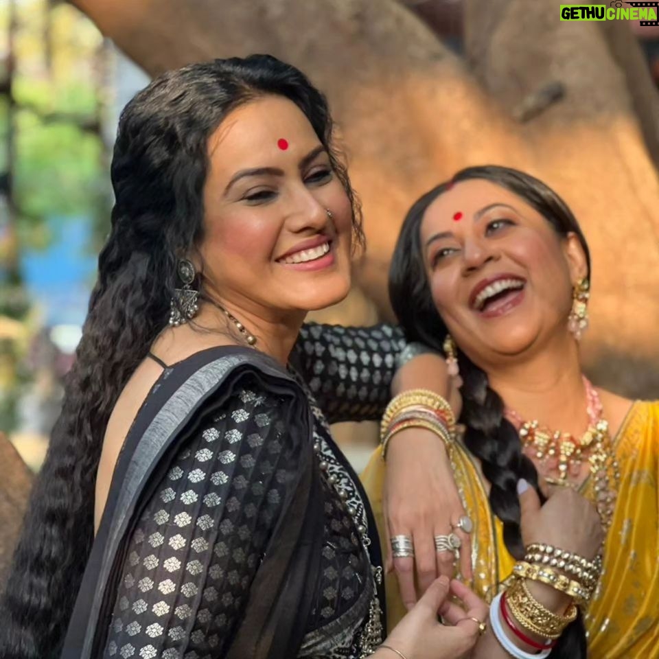 Kamya Punjabi Instagram - When sonagachhi and Bagchi comes together 😄😄😄 . . . . . . . . . . #beauties #masti #funshoot #pagalpanti #indianattire #saree #sareelove #colorstv #neerjaeknayipehchaan #neerjaeknayipehchaan #didun #moushmibagchi #aninditasinha #aninditachatterjee #kamyapunjabi