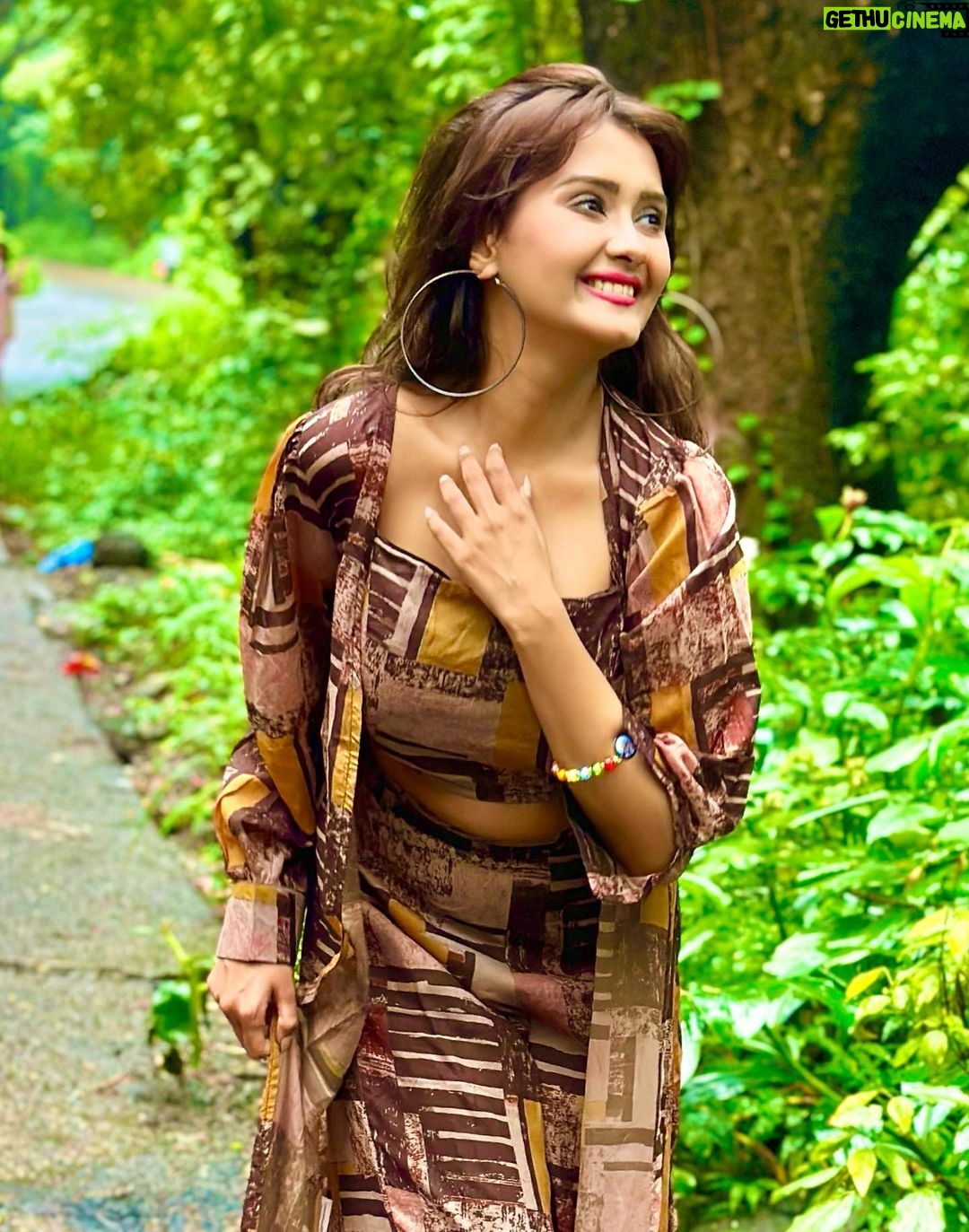 Kanchi Singh Instagram - “Smile. it’s the second-best thing you can do with your lips.” 🤪😉