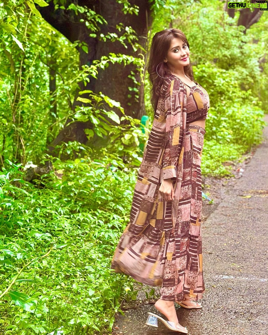 Kanchi Singh Instagram - “Smile. it’s the second-best thing you can do with your lips.” 🤪😉