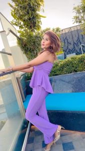 Kanchi Singh Instagram - 💜 . . . #reelsinstagram #reelsvideo #reelitfeelit #reelitfeelit #reelsindia https://instagram.com/fairfieldbymarriottmumbai?igshid=MmJiY2I4NDBkZg== @fairfieldbymarriottmumbai