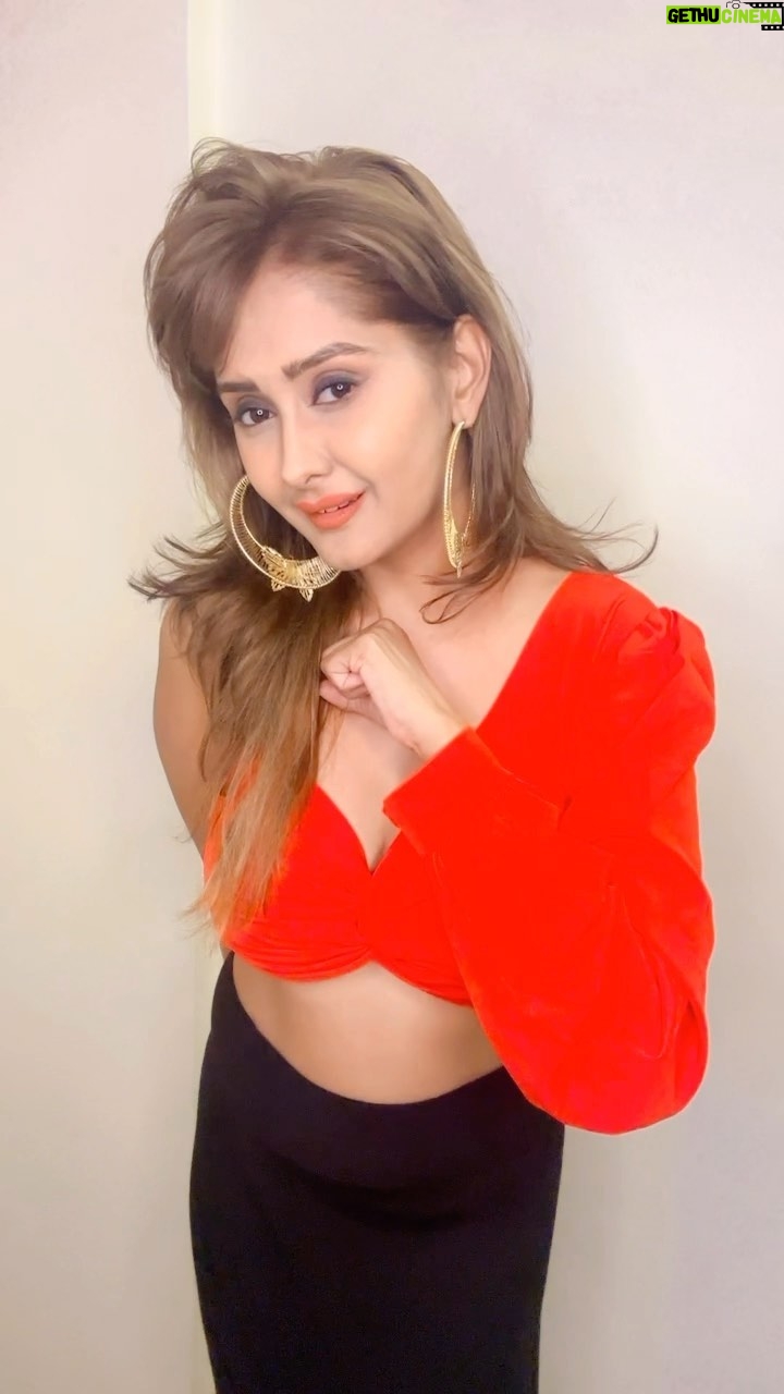 Kanchi Singh Instagram - Accept yourself, love yourself and keep moving forward… . . #newreel #instagramreels #loveislove #reelsindia #reelkarofeelkaro