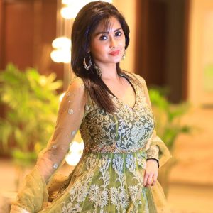 Kanchi Singh Instagram - Be the one who can look fab in anything and everything 😉 
.
.

Styled by:- @yashasvisingh19
Wearing:- @datetheramp
.
.
📸 @Mukesh_photographyjaipur
.
.
#indianwear#cannevergowrong#loveit#traditionalwear