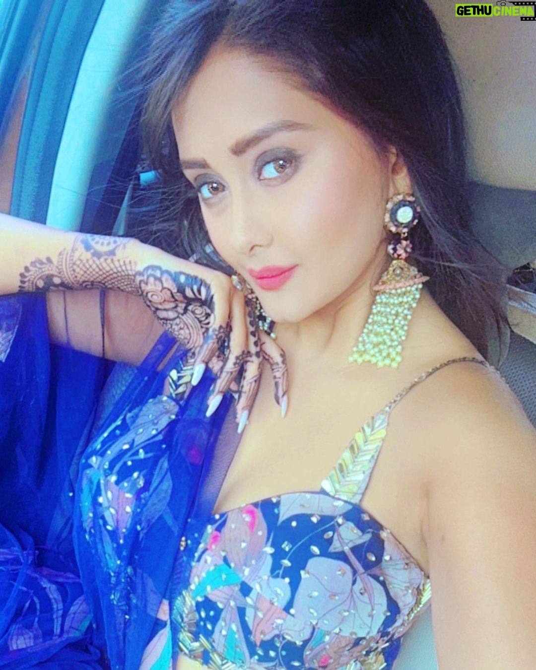 Kanchi Singh Instagram - Real elegance is simply a true encounter with oneself 💙 . . Styled by:- @yashasvisingh19 Wearing:- @choice_boutique_manika @manika1314 . . #AmazonBeauty #getstyledwithamazon #AmazonBeautySale #ShowUpGlowUpSaveUp #AmazonBeautyExpert #BeautySale #ShopTheLook