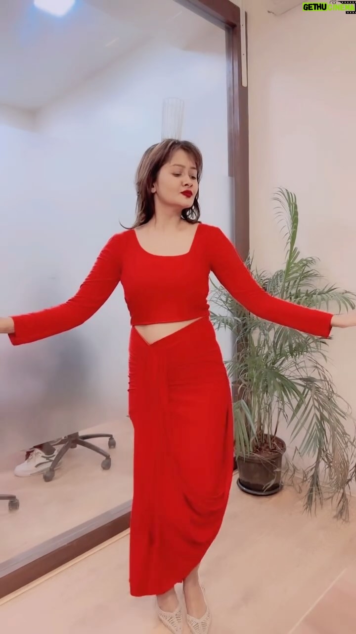 Kanchi Singh Instagram - Vibing 🤟🏻 #yekarkedikhao . . #reelsinstagram #reelitfeelit #reelsvideo #reelkarofeelkaro #trendingreels #animal #bobbydeol #reelbollywoodsong #viralvideos