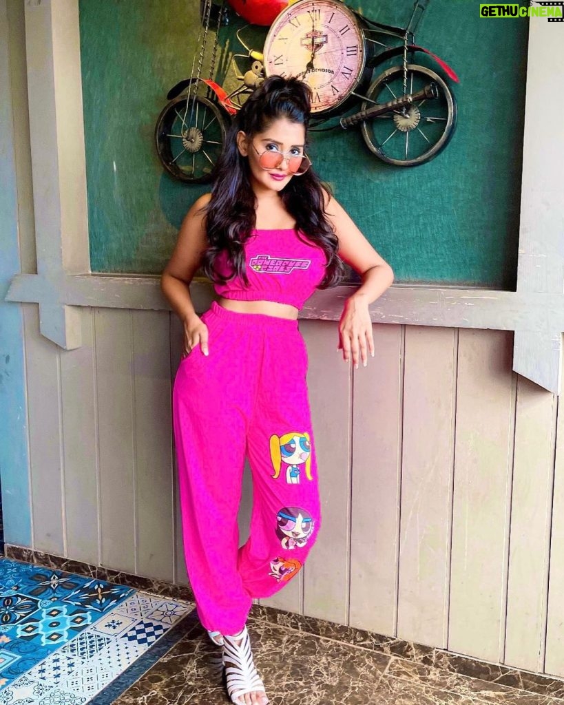 Kanchi Singh Instagram - Hey You, Yes You💕 . . . Check out my entire look in my storefront Link In Bio #ad #AmazonBeauty #AmazonFashion #AmazonTopPicks #GetStyledWithAmazon #LifeIsBetterWithPrime #primemember