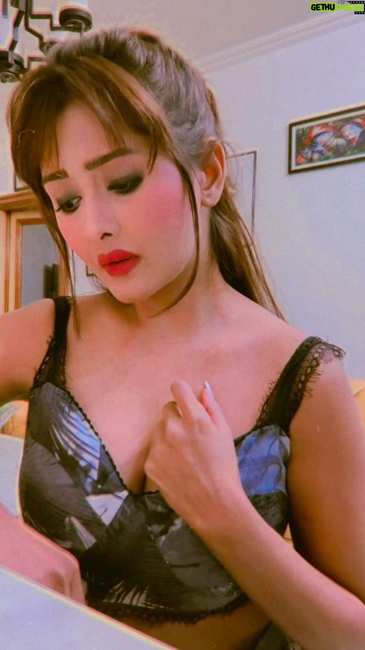 Kanchi Singh Instagram - Kambakkht Ishq💞 . . #reelsinstagram #reels #reelsvideo #reelkarofeelkaro #reelitfeelit #reelindia #reelsviral