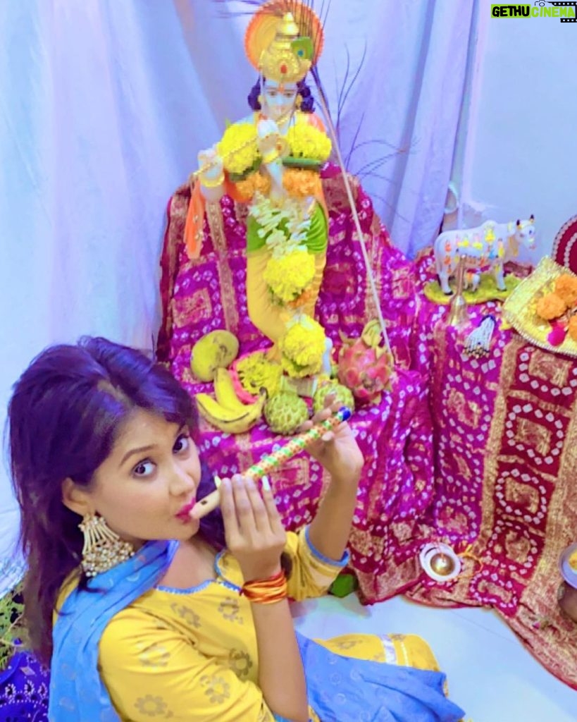Kanchi Singh Instagram - May Lord Krishna enrich your life with all his blessings and guide you through the darkness. Happy Janmashtami 🙏🏻 #janmashtami #happyjanmashtami #krishna #happiness #peace #blessings #goodtimes #goodvibes #instagood #instadaily #kanchisingh
