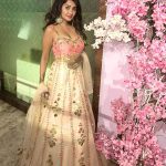 Kanchi Singh Instagram - It’s a pink-me-up 🌸 . . Styled by:- @yashasvisingh19 Wearing:- @apsarasareesofficial Outfit Pr:- @new_sense_branding #shaadi#shaadiseason#happinessquotes#love