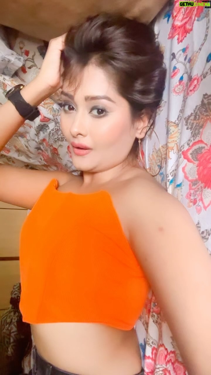 Kanchi Singh Instagram - #justlikethat 🧡 . . #reelsvideo #reelsinstagram #reelitfeelit #reelkarofeelkaro #reelvideo