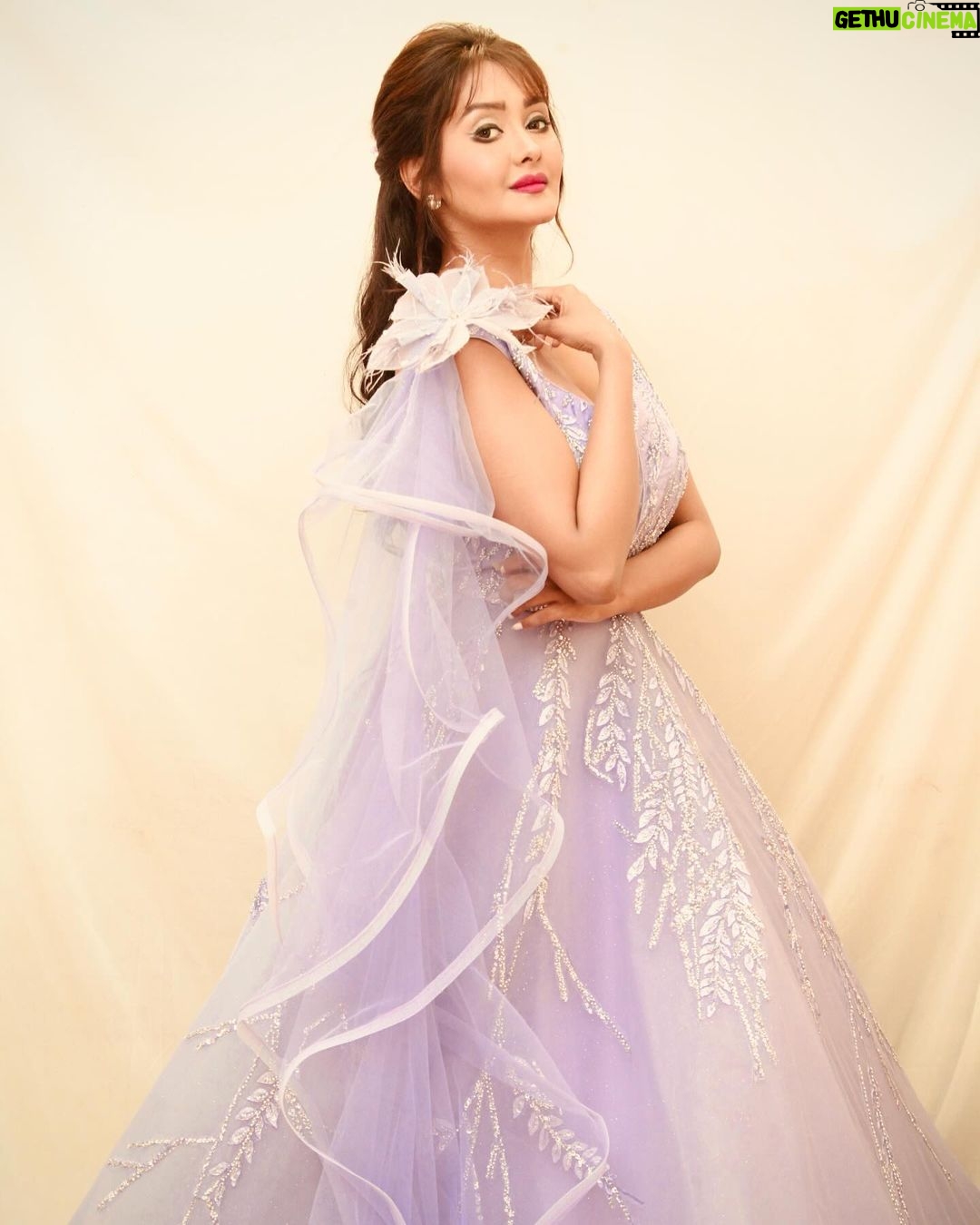 Kanchi Singh Instagram - fairy tales… . . Wearing @bhavikajeswanilabel MUAH @umberjafri Mumbai, Maharashtra
