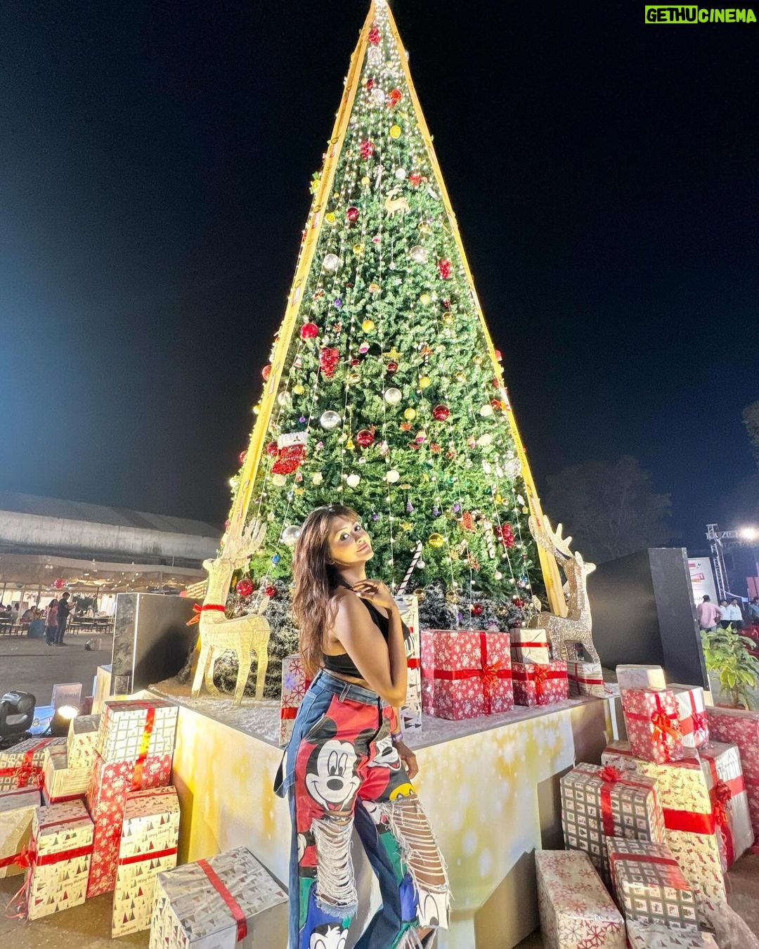 Kanchi Singh Instagram - Christmas is in the air …🎄🎅🏻