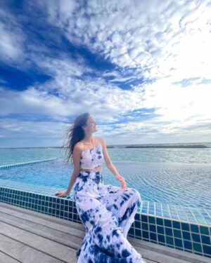 Kanikka Kapur Instagram - My kinda blues 🐳