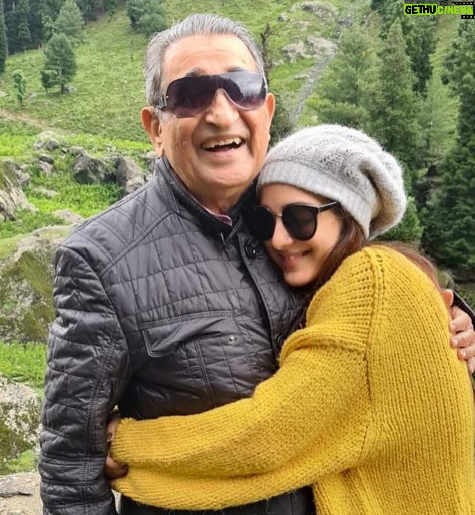 Kanikka Kapur Instagram - Happy birthday to my love. @slkapur I’m forever grateful to you for all that you’ve done and continue to do for everyone around you. I love you more than words can ever say, dadu! ❤️🧿