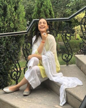 Kanikka Kapur Instagram - Let Go(d) 🕊️