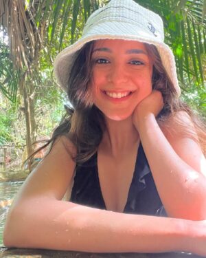 Kanikka Kapur Instagram - Krabi in a 🥜🐚