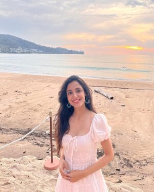 Kanikka Kapur Instagram - Shukrana 🤍