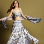 Kanikka Kapur Instagram - Shine your light 🦋| Dono - Delhi Screening Shot by: @justshotyou Make up & hair by: @kohlianj Outfit: @rozinaa_india Jewellery: @aquamarine_jewellery Styled by: @bitofbash Assisted by: @rachel_ralph.fernandes